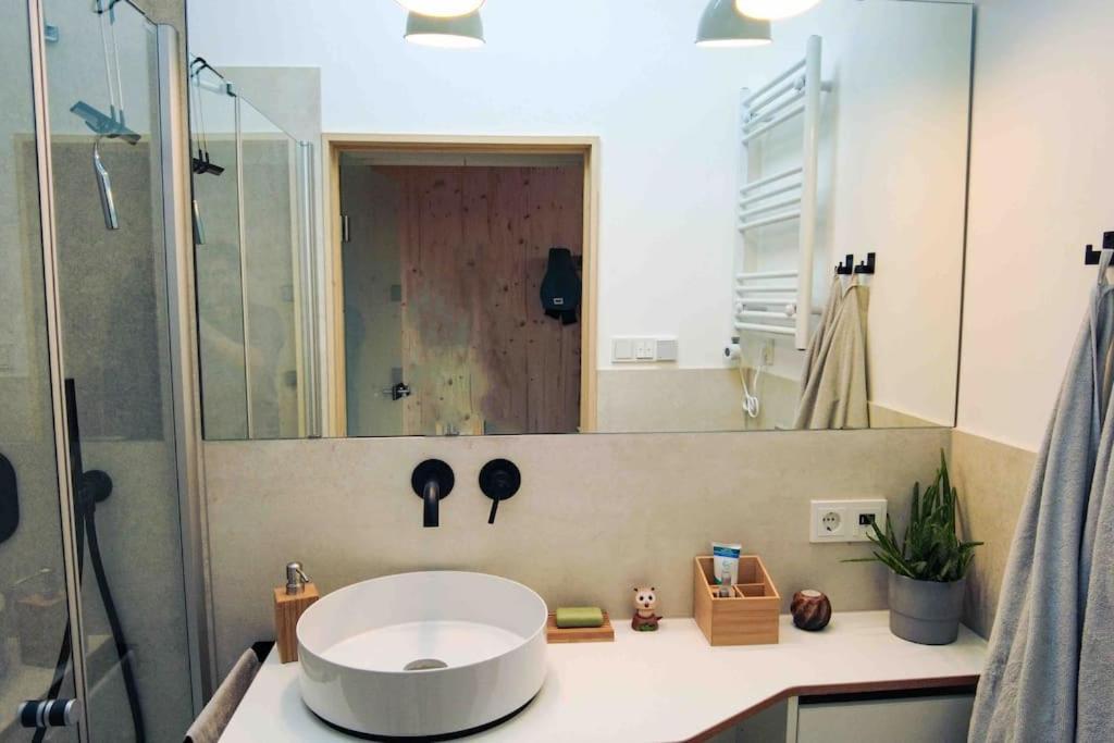 Cabin Westerwald Sauna Zubuchbar Niederdreisbach Luaran gambar